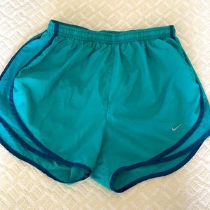 Nike women’s running shorts size small
